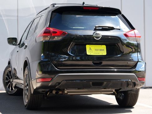 Used 2018 Nissan Rogue SV FWD image 5
