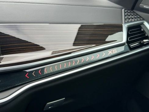 Certified 2025 BMW X5 xDrive50e w/ Climate Comfort Package image 20