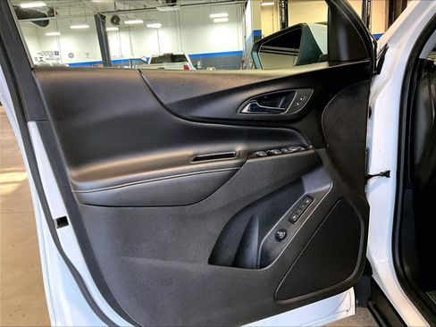 Used 2022 Chevrolet Equinox Premier image 9