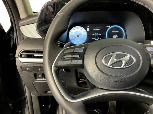 Used 2023 Hyundai Palisade Limited FWD image 11