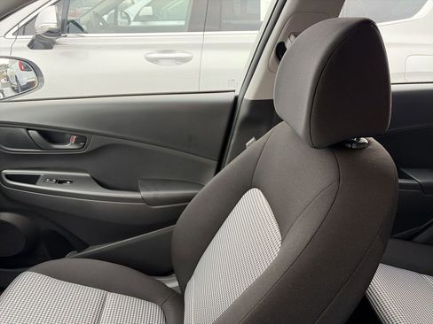 Used 2023 Hyundai Kona SE image 22