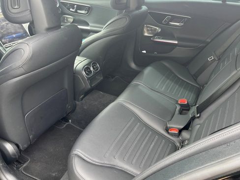 Used 2024 Mercedes-Benz C 300 Sedan image 7