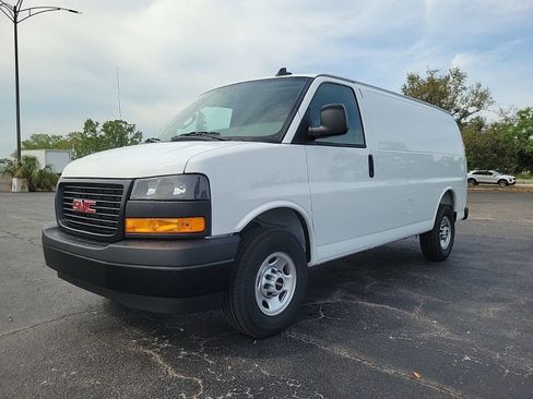 New 2025 GMC Savana 2500 w/ Driver Convenience Package RWD image 4