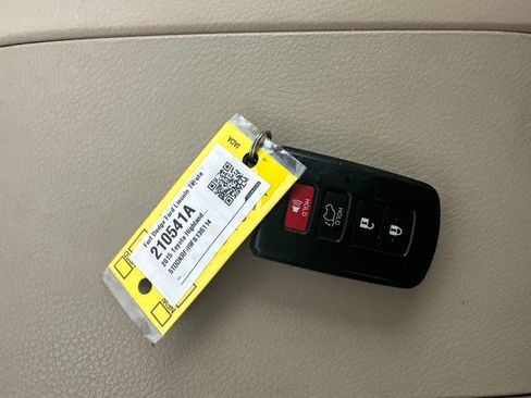 Used 2015 Toyota Highlander Limited w/ Driver Technology Package AWD/4WD image 53
