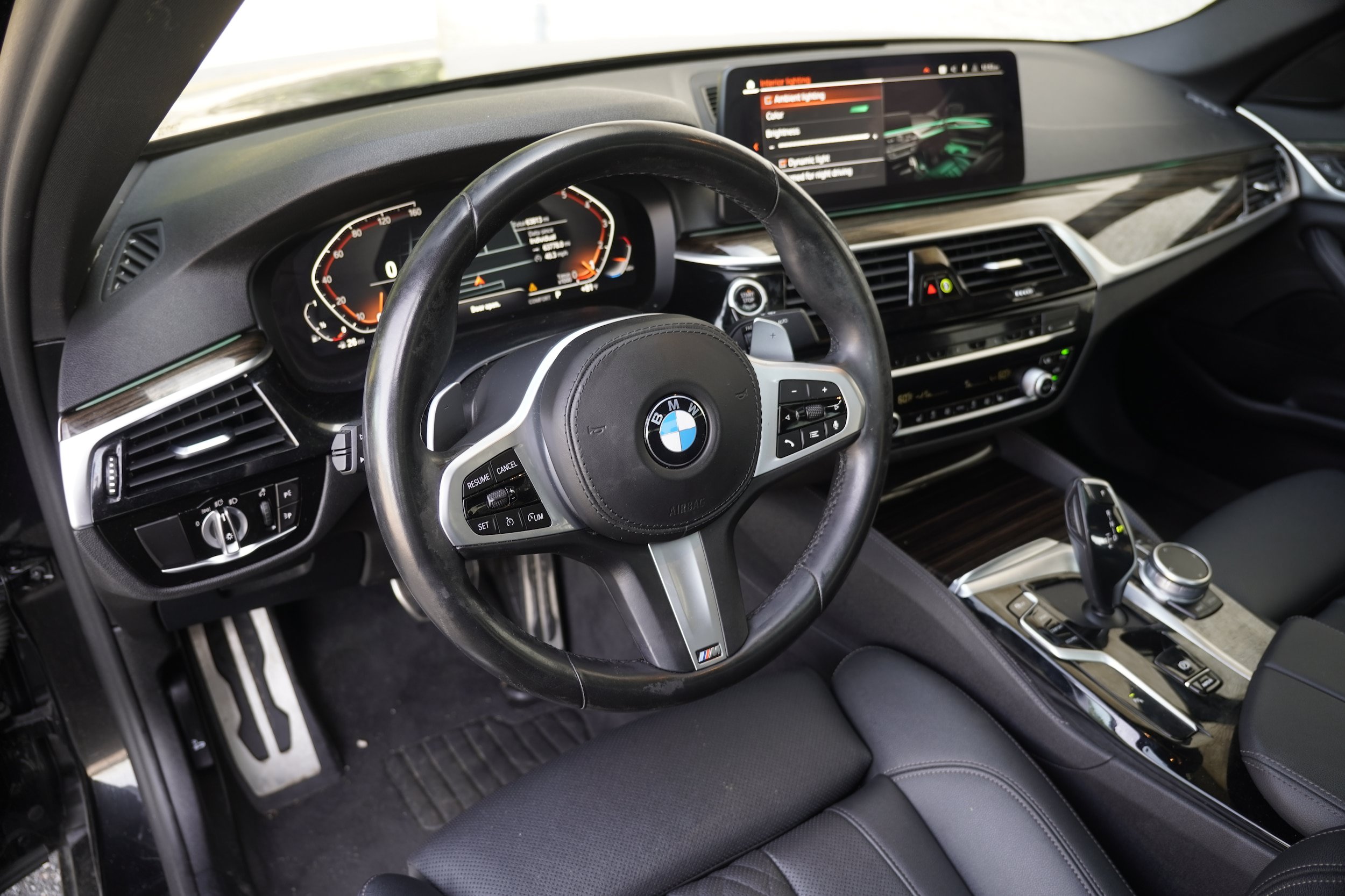 Used 2021 BMW 530i w/ M Sport Package RWD image 3