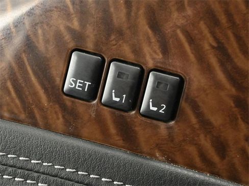 Used 2019 Nissan Armada SL w/ Premium Package image 40