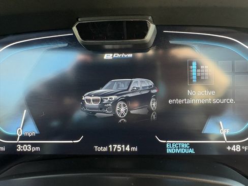Used 2023 BMW X5 xDrive45e w/ Executive Package image 10