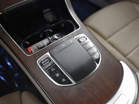 Used 2022 Mercedes-Benz GLC 300 GLC 300 image 21