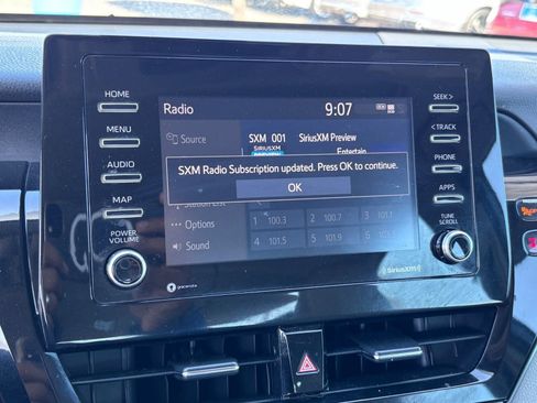 Used 2021 Toyota Camry SE w/ Convenience Package FWD image 28