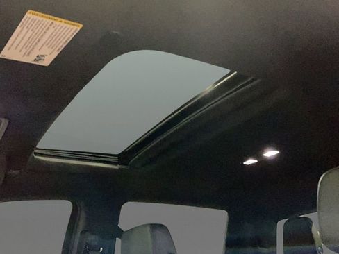 Used 2022 GMC Sierra 1500 AT4 w/ AT4 Preferred Package image 18