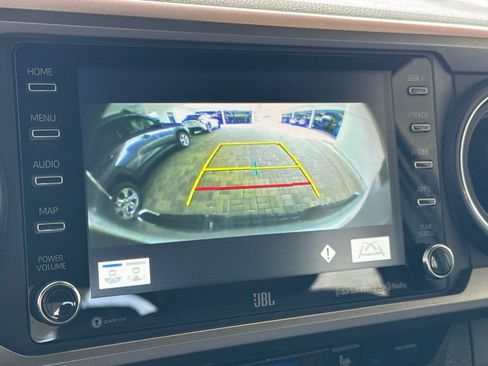 Certified 2018 Toyota Tacoma Limited AWD/4WD image 26