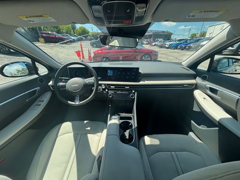 Used 2025 Hyundai Sonata SEL FWD image 28