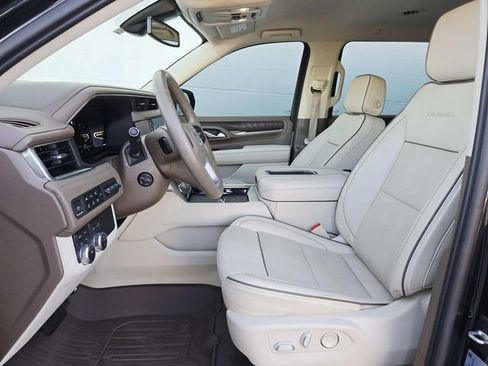Used 2022 GMC Yukon XL Denali image 8