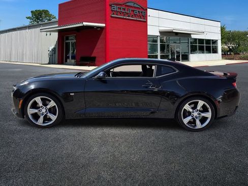 Used 2017 Chevrolet Camaro SS image 2