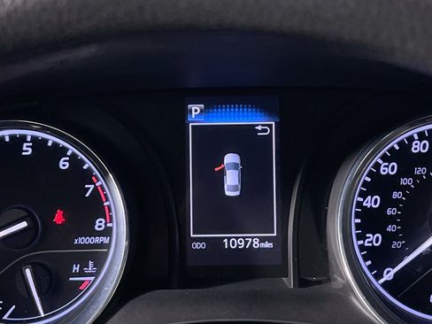 Used 2020 Toyota Camry LE image 23