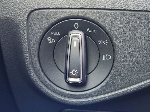 Used 2022 Volkswagen Atlas SE w/ Panoramic Sunroof Package image 23