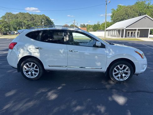 Used 2013 Nissan Rogue SL FWD image 4