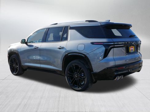 New 2026 Chevrolet Traverse High Country image 2