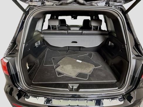 Used 2025 Mercedes-Benz GLB 250 4MATIC w/ Winter Package image 24