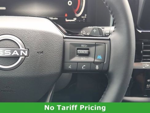 Used 2026 Nissan Pathfinder Platinum FWD image 29
