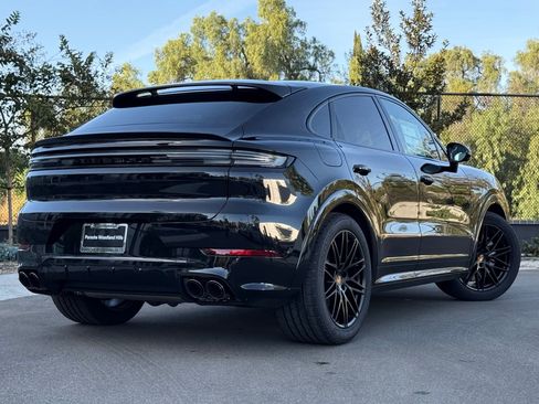 New 2026 Porsche Cayenne GTS AWD/4WD image 7