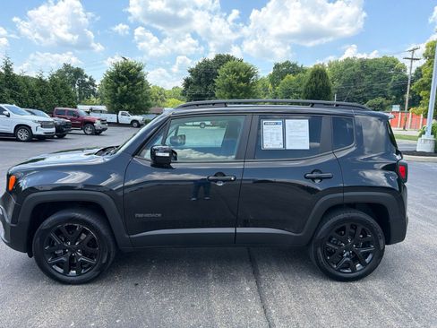 Used 2016 Jeep Renegade Latitude AWD/4WD image 2