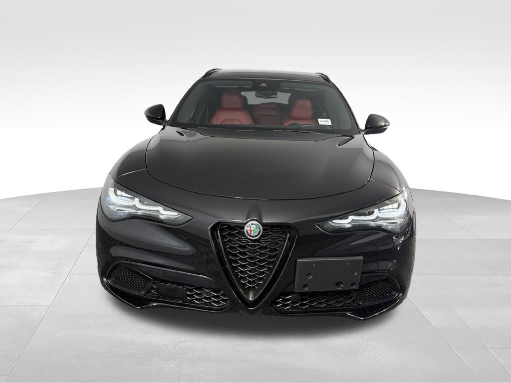 Used 2024 Alfa Romeo Stelvio Veloce AWD/4WD image 3