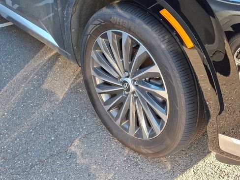 Used 2024 Hyundai Palisade Calligraphy image 10