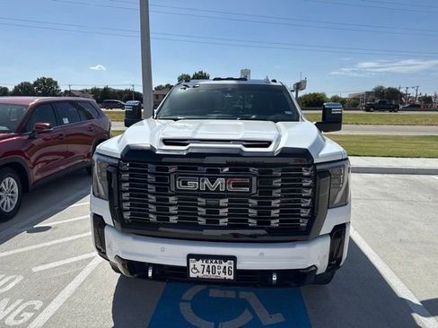 Used 2026 GMC Sierra 2500 Denali Ultimate AWD/4WD image 3
