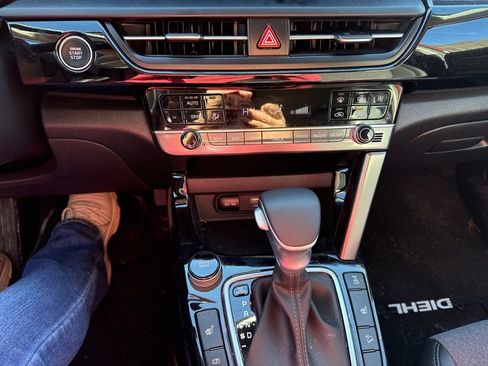 Used 2025 Kia Seltos X-Line image 17