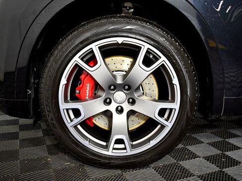 Used 2017 Maserati Levante S image 53