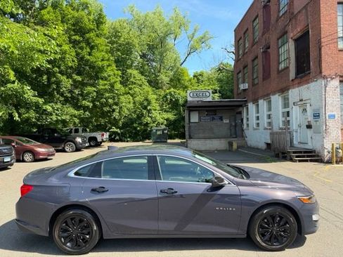 Used 2025 Chevrolet Malibu LT FWD image 4