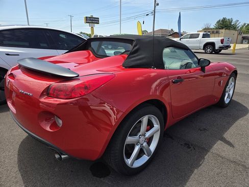 Used 2006 Pontiac Solstice Convertible w/ Premium Package RWD image 3