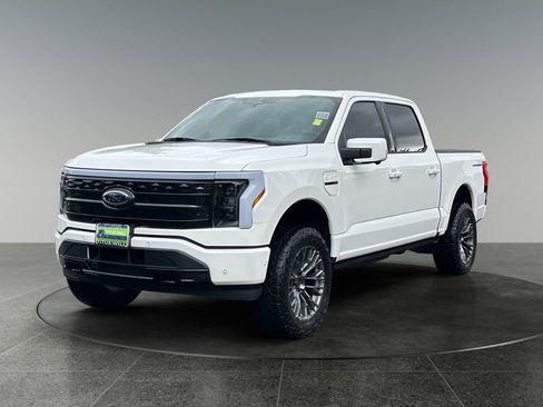 Used 2023 Ford F150 Lightning Platinum AWD/4WD image 4