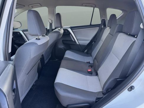 Used 2014 Toyota RAV4 LE FWD image 7