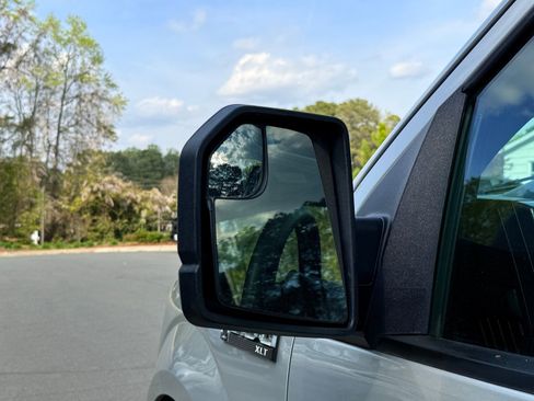 Used 2017 Ford F150 XLT w/ Heavy-Duty Payload Package image 16