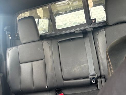 Used 2018 Nissan Titan SL w/ Midnight Edition AWD/4WD image 14