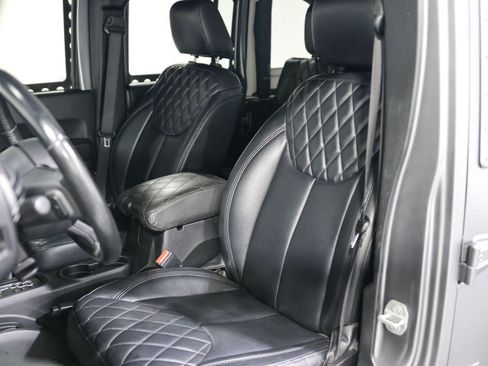 Used 2015 Jeep Wrangler Unlimited Sport w/ Quick Order Package 24S AWD/4WD image 11