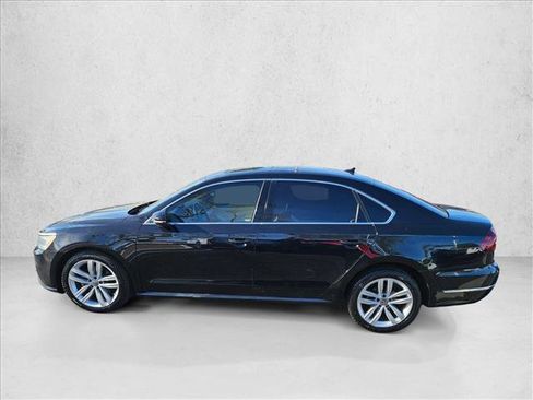Used 2018 Volkswagen Passat 2.0T SE image 9