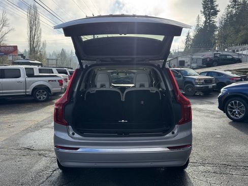 Used 2023 Volvo XC90 T8 Ultimate w/ Lounge Package image 5