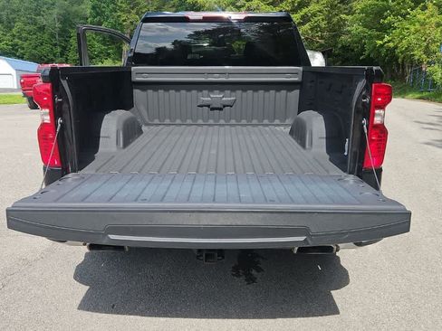 Used 2024 Chevrolet Silverado 1500 LT w/ Z71 Off-Road Package AWD/4WD image 21