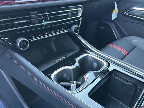 New 2026 Chevrolet Traverse RS w/ LPO, Floor Liner Package image 24