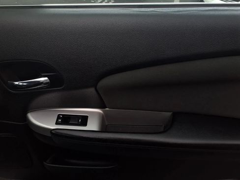 Used 2012 Chrysler 200 Touring FWD image 23