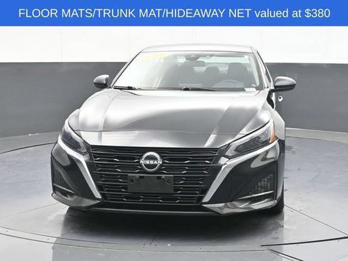 Used 2025 Nissan Altima 2.5 SV FWD image 2