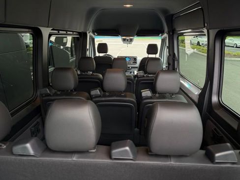 Used 2024 Mercedes-Benz Sprinter 2500 image 57