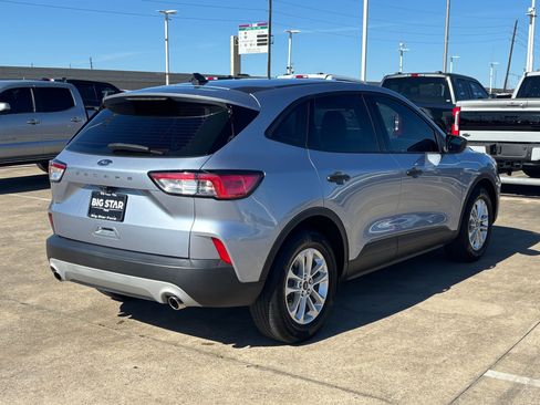 Used 2022 Ford Escape S image 3