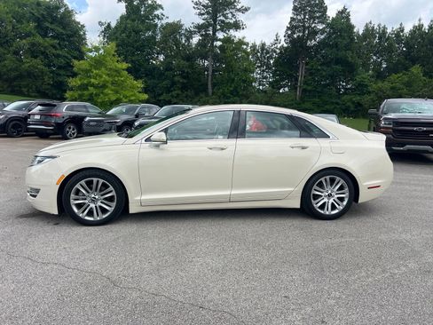 Used 2016 Lincoln MKZ w/ Equipment Group 300A Reserve FWD image 4