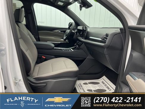 Used 2025 Chevrolet Traverse LT w/ Driver Confidence Package FWD image 15