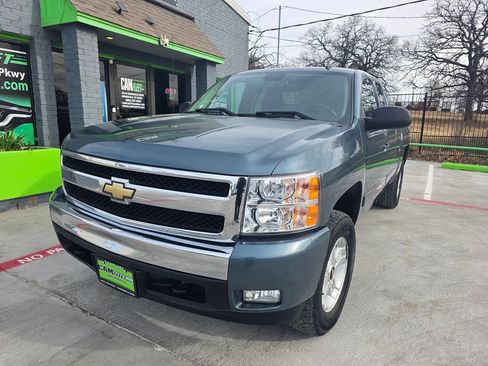 Used 2007 Chevrolet Silverado 1500 LT w/ 1LT Convenience Package image 3