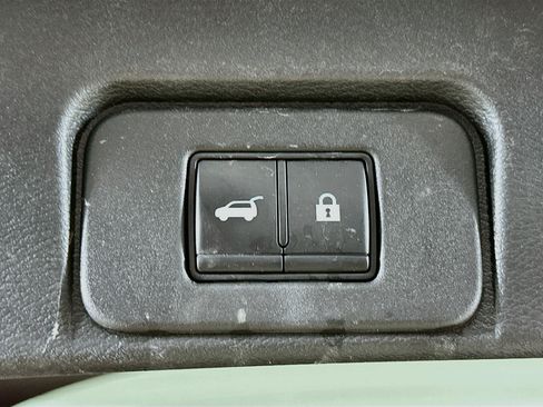 Used 2021 Nissan Rogue Platinum AWD/4WD image 31